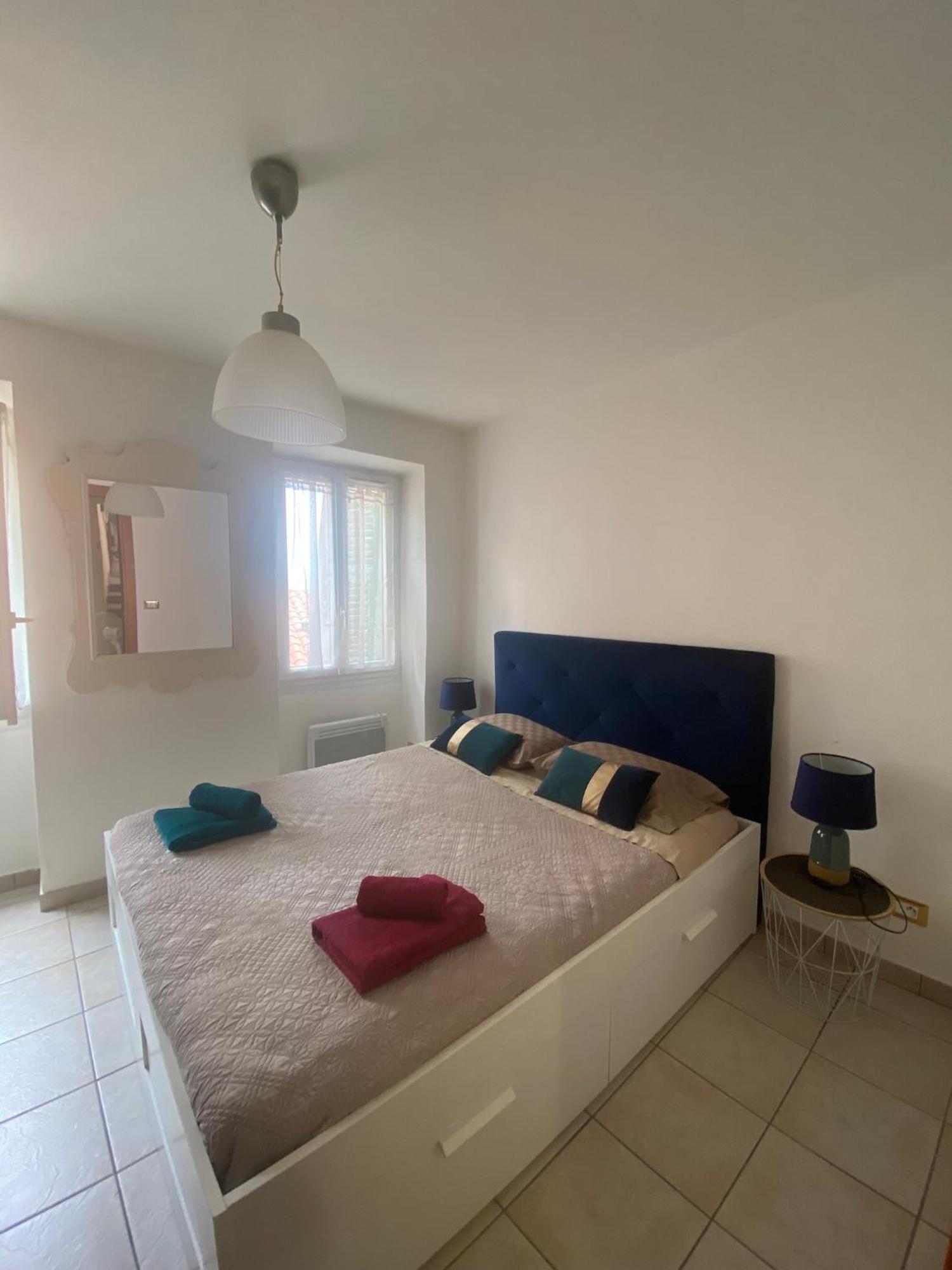 Joli Appart 29M2 En Vieille Ville Menton 2 Mins De La Mer 외부 사진