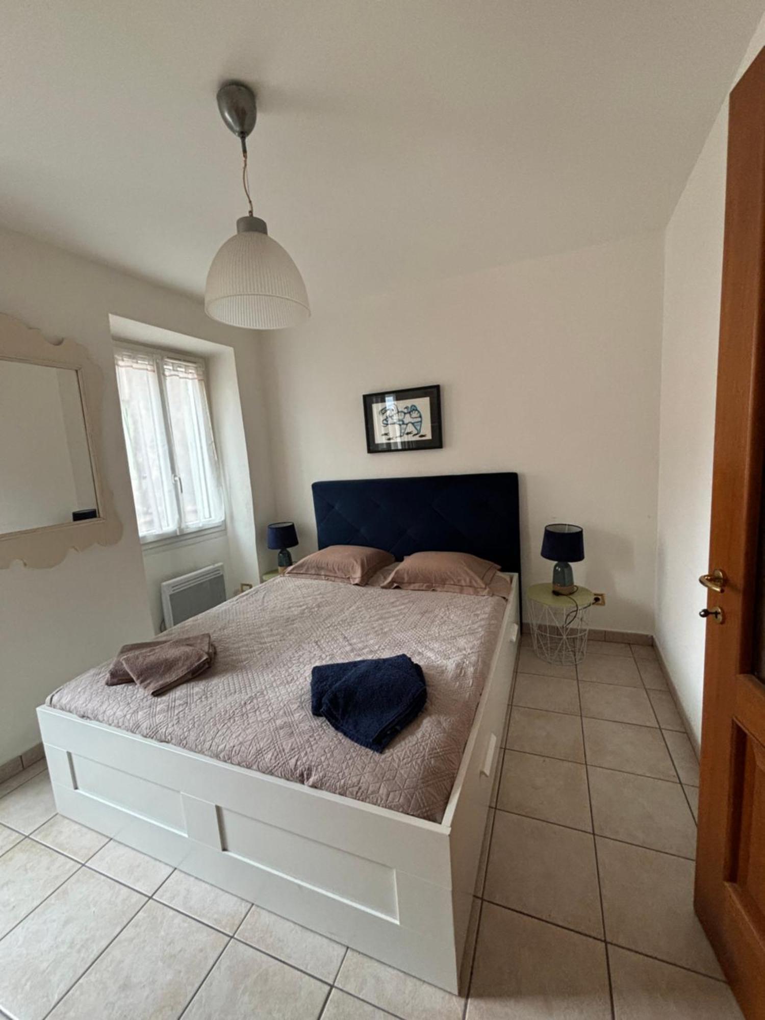 Joli Appart 29M2 En Vieille Ville Menton 2 Mins De La Mer 외부 사진